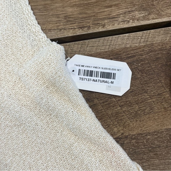 Loveriche•Take Me Away Vneck Sleeveless Set•Size M - Picture 13 of 14